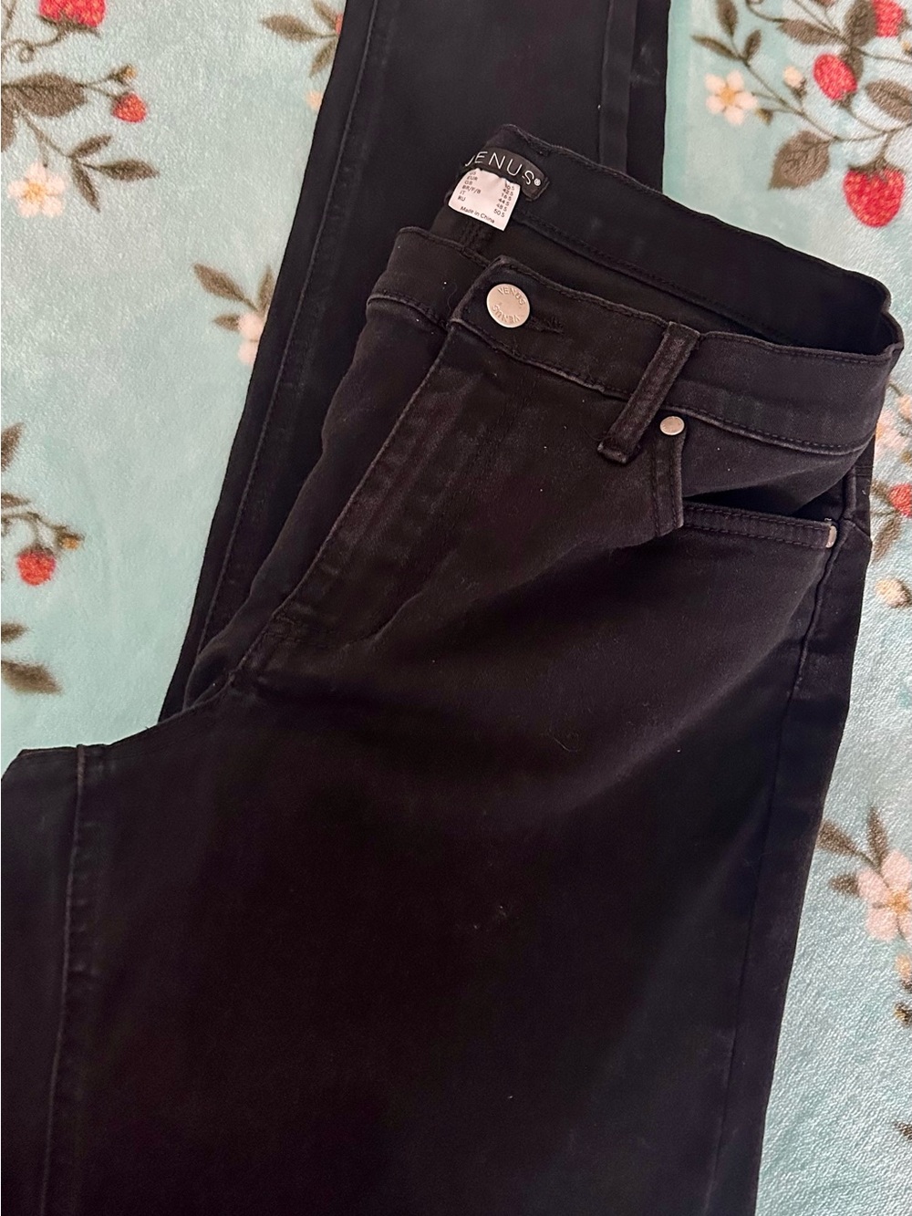 VENUS Black Skinny Jeans - Sleek Everyday Style - Picture 2 of 5